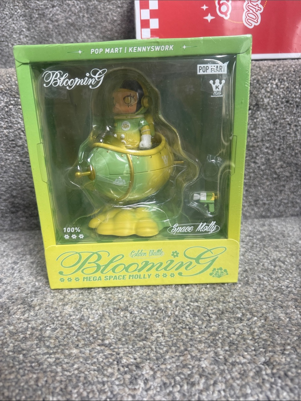 Pop Mart Kennyswork Blooming Mega Space Molly Figure - Green/Yellow